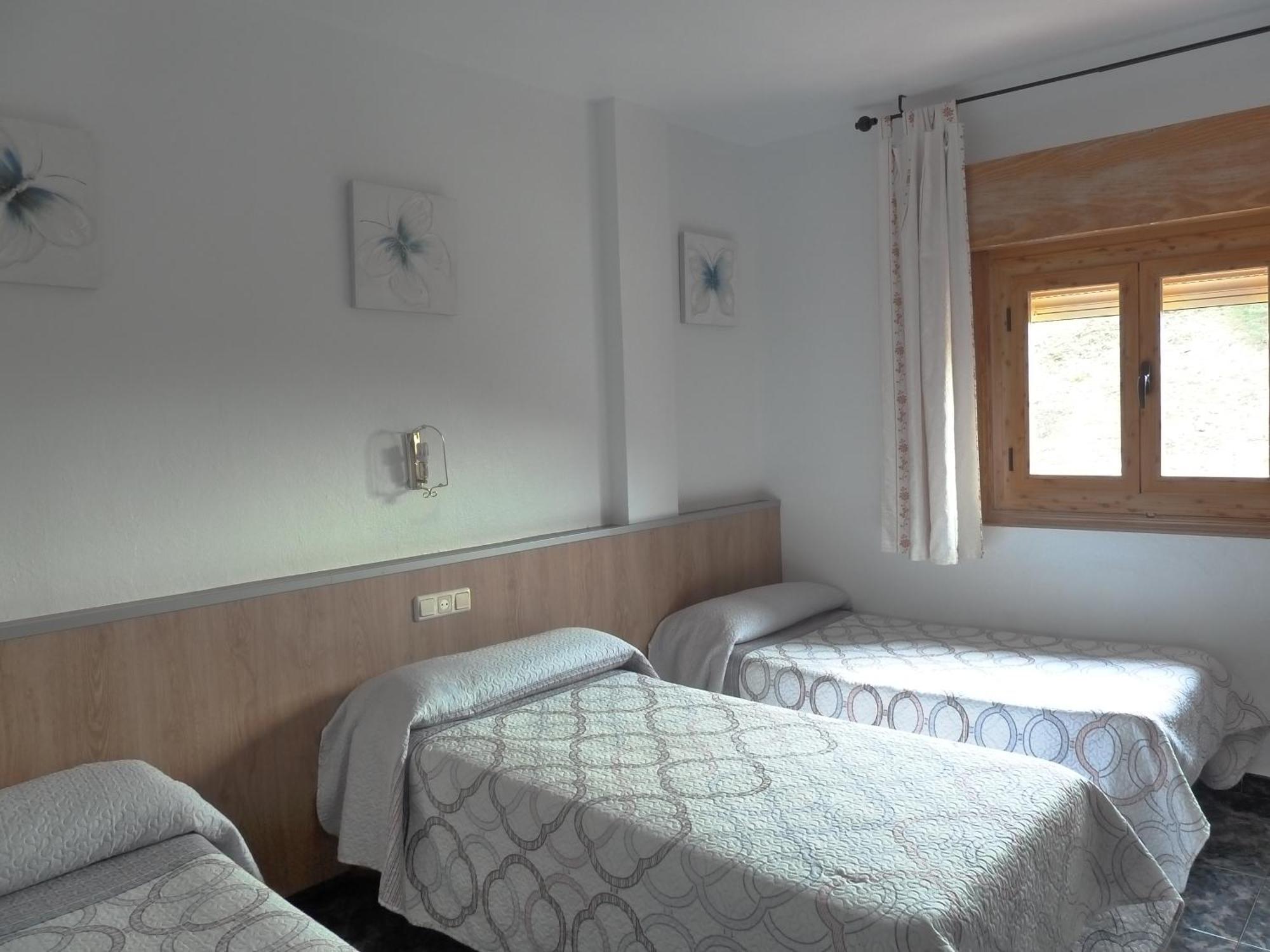 Apartamentos Casa Fermina - A 2 Horas De Las Pistas De Esqui Тревелес Экстерьер фото
